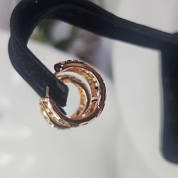 Small Gold Filled Hoop Earrings Greek Key Design New - Picture 5 of 8